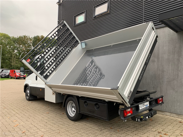 Iveco 35C18H A8 Dobbelkabine m. 3-vejs tip