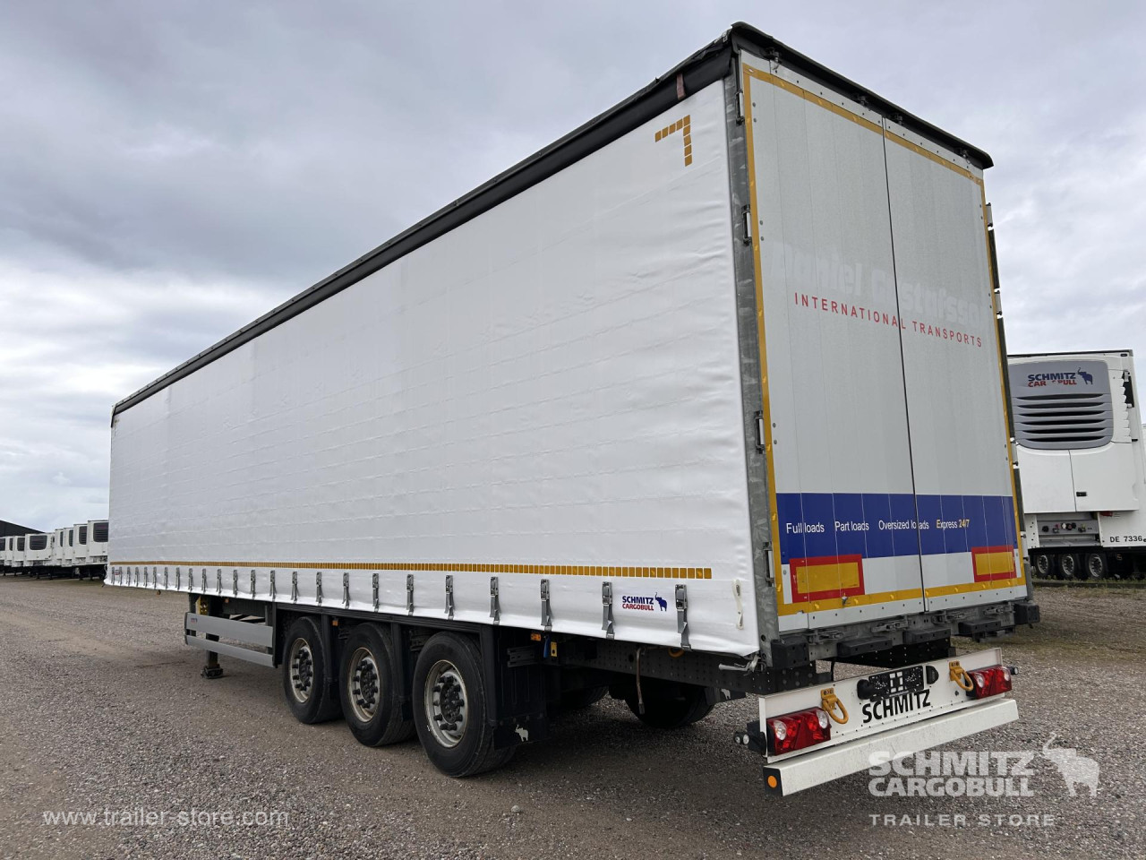 Schmitz Semi Curtainsider Standard
